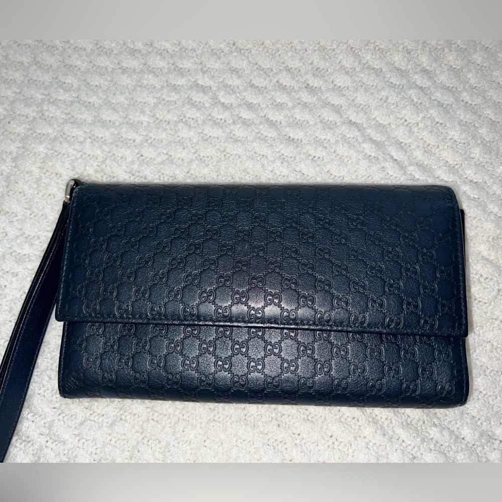 Gucci Microguccissima Wristlet